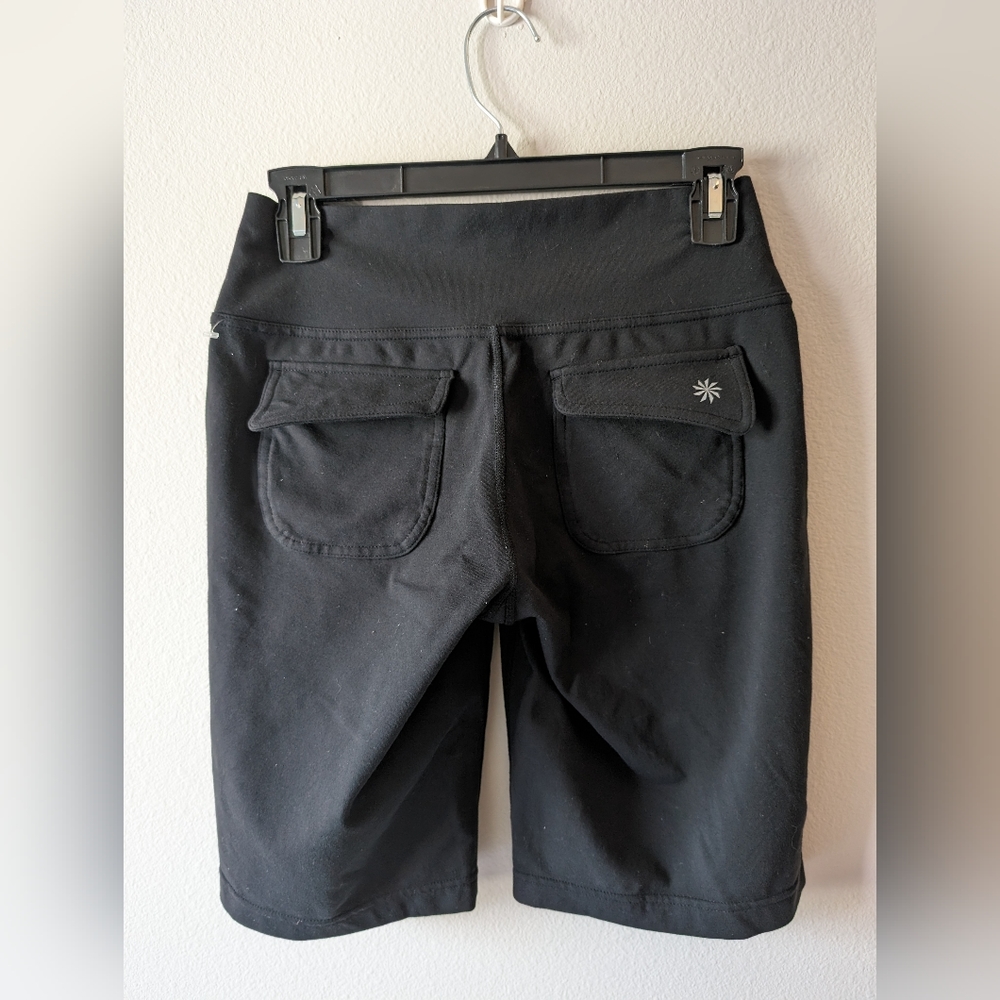Athleta shorts S women with pockets